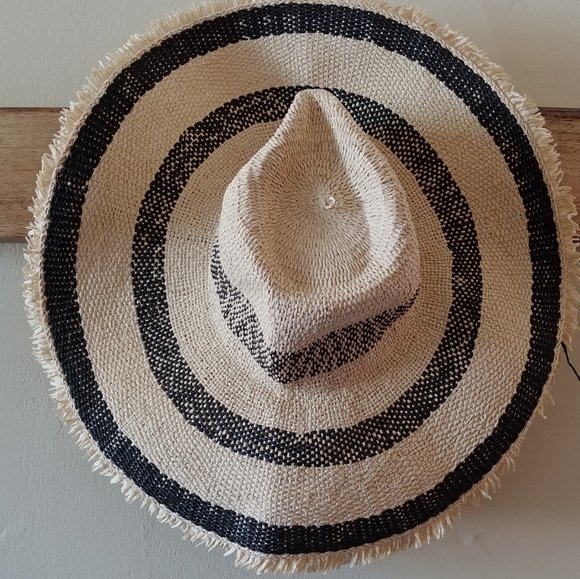 Striped large sun hat - Picture 2 of 6